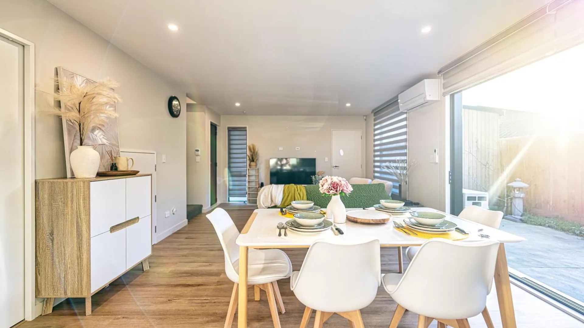 3 Bed Home With Pool Table, Near Westfield Mall Christchurch New Zealand