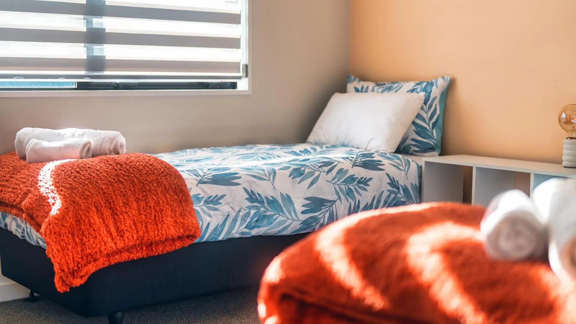 3 Bed Home With Pool Table, Near Westfield Mall Christchurch